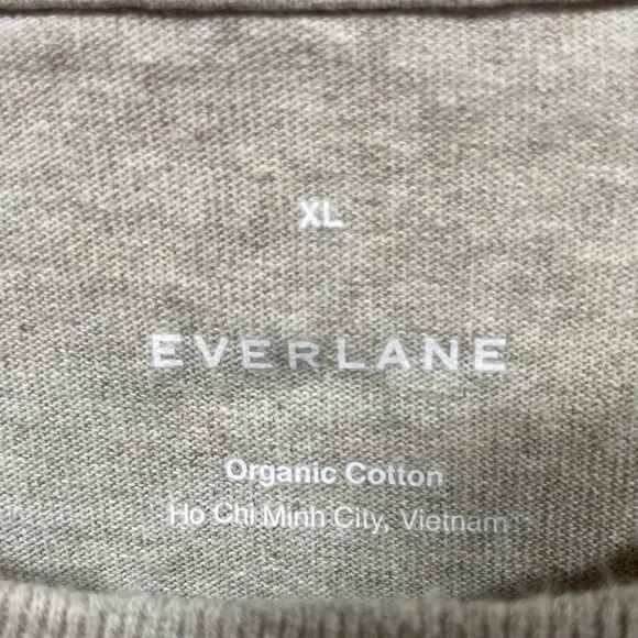 Everlane Men's Pocket Tee in Light Beige - Picture 2 of 3